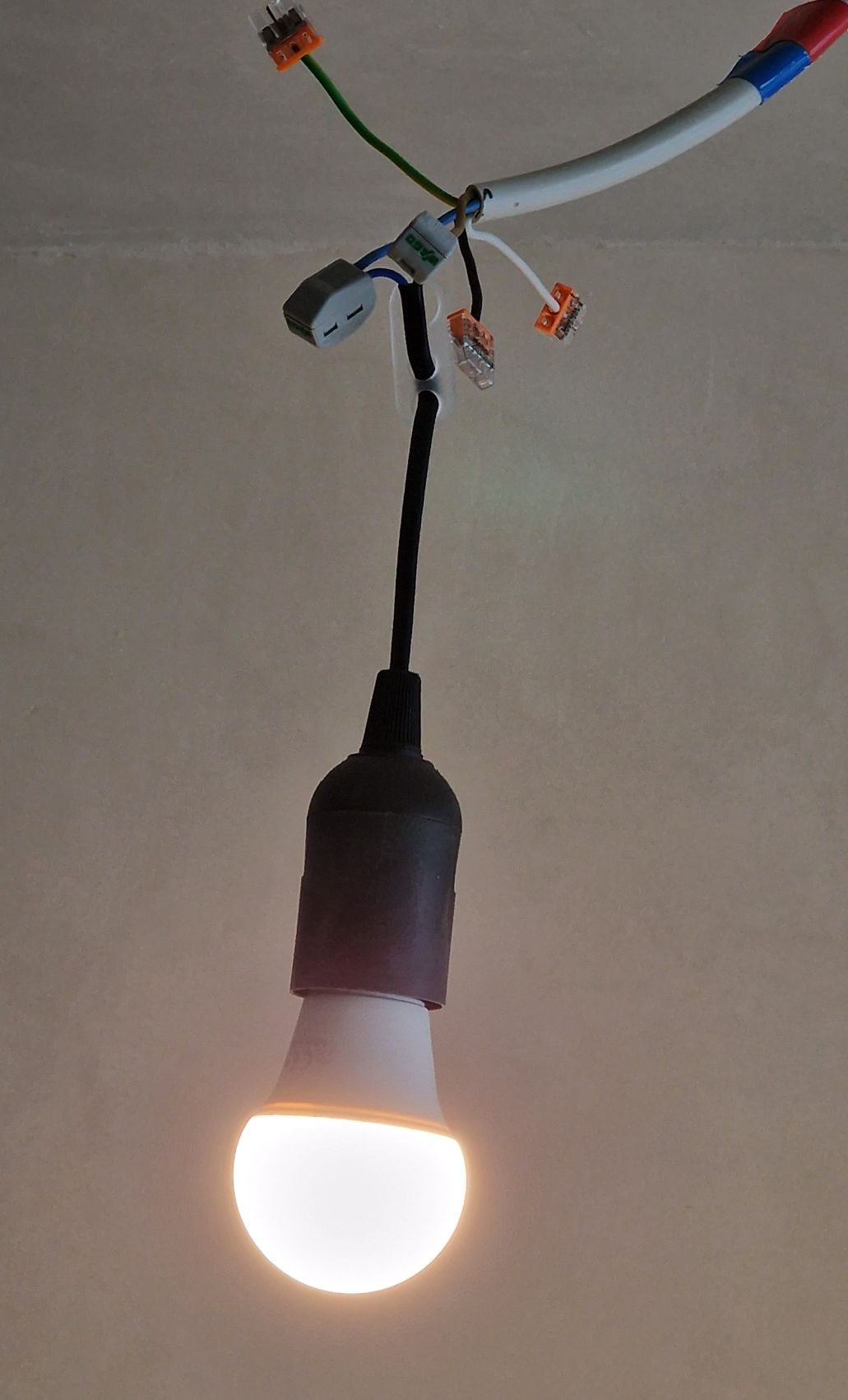 Mein Erfolgserlebnis gestern: Die Lampe leuchtet